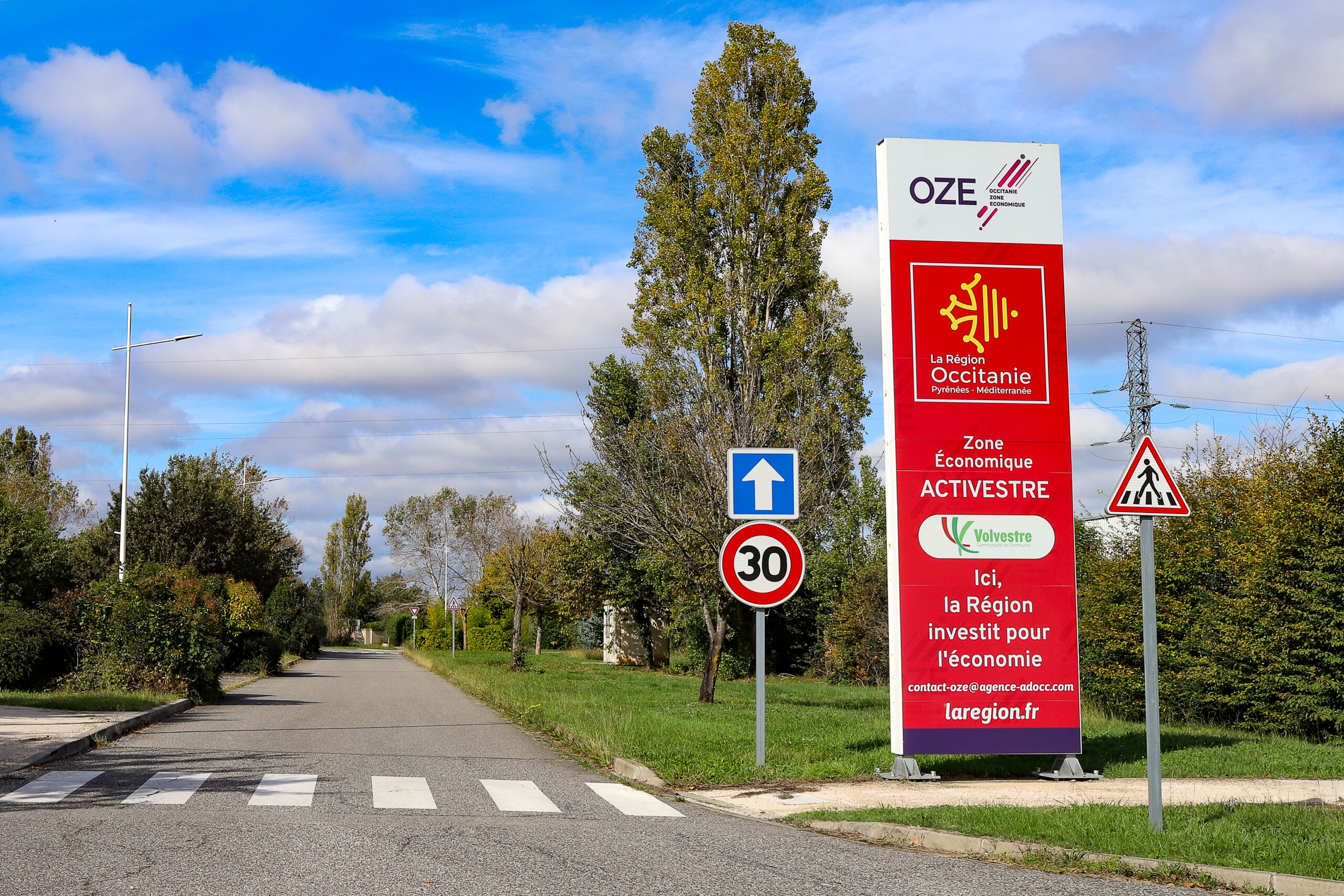 À LOUER – Atelier de 250 m² tout équipé à Carbonne