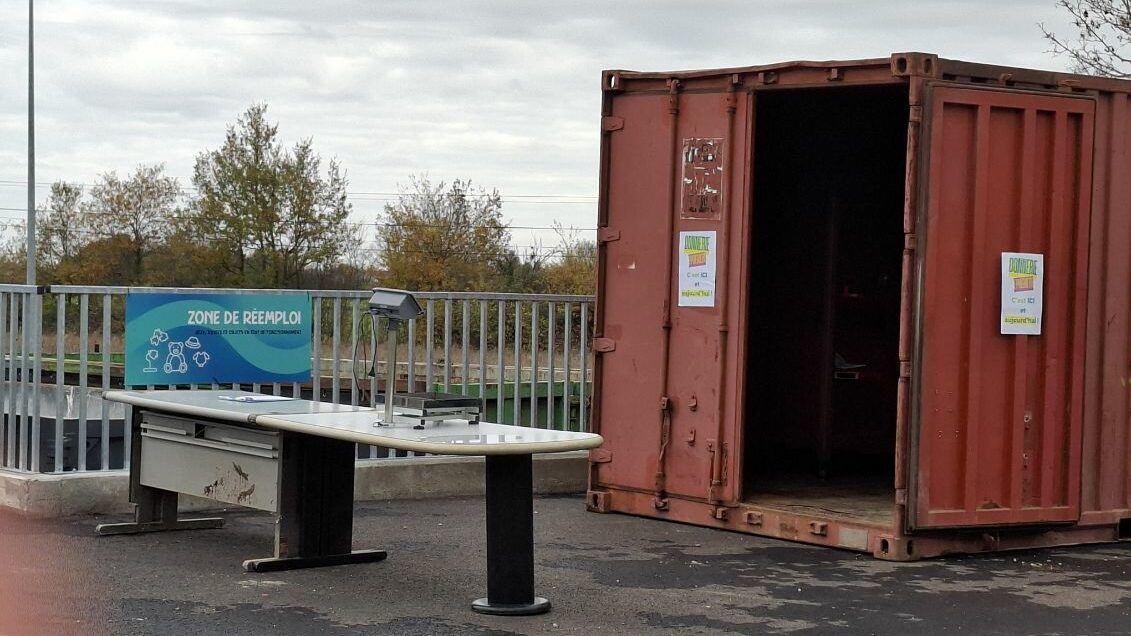 Donner plutôt que jeter : pensez réemploi dans votre déchetterie !